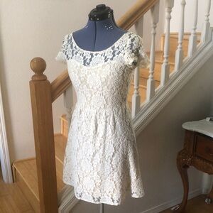 American Eagle Size 6 Vintage Lace Dress